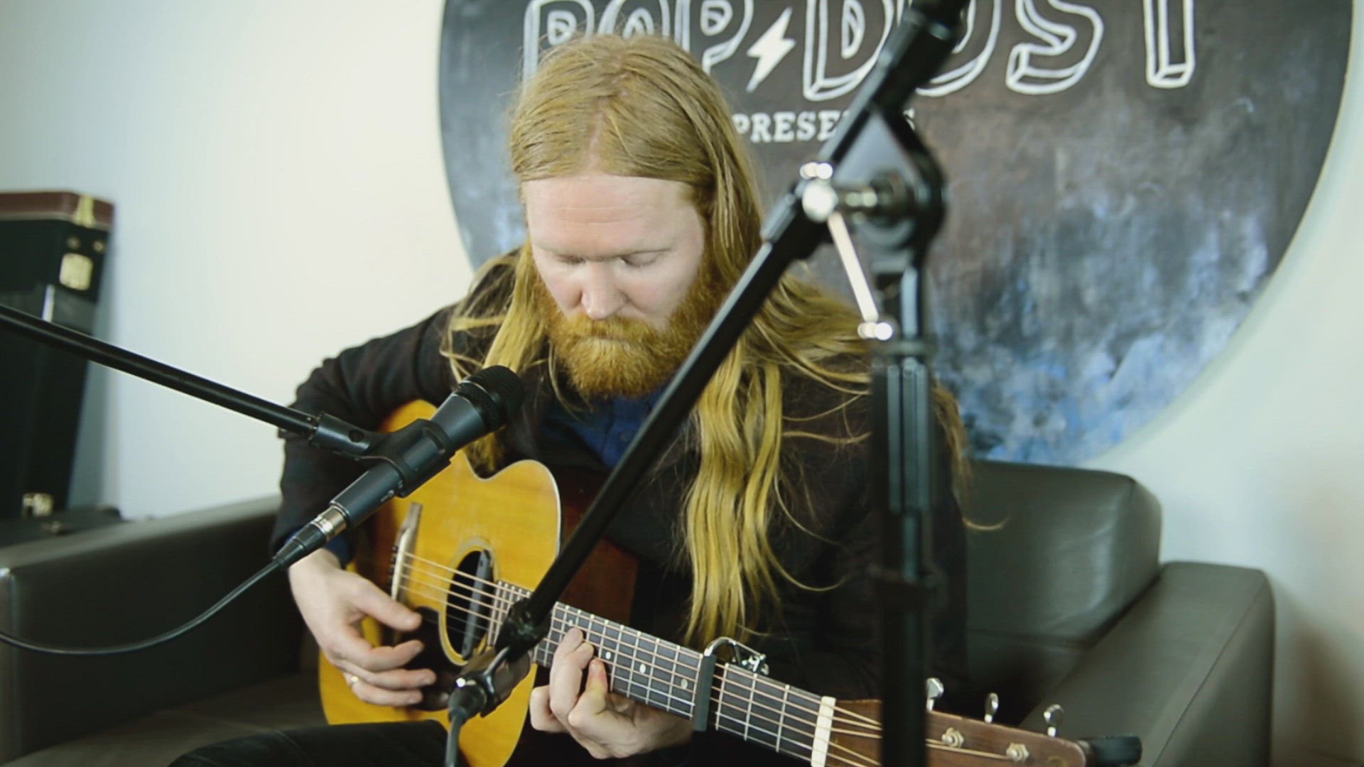 'Video thumbnail for Junius Meyvant performs "New Waves" live at Popdust'