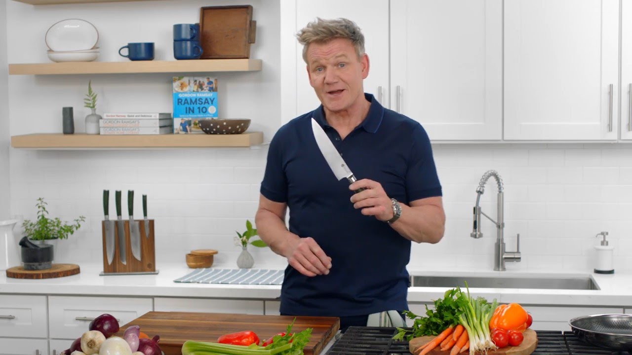 Video thumbnail for Gordon Ramsay HexClad Japanese Damascus Steel Knife Set