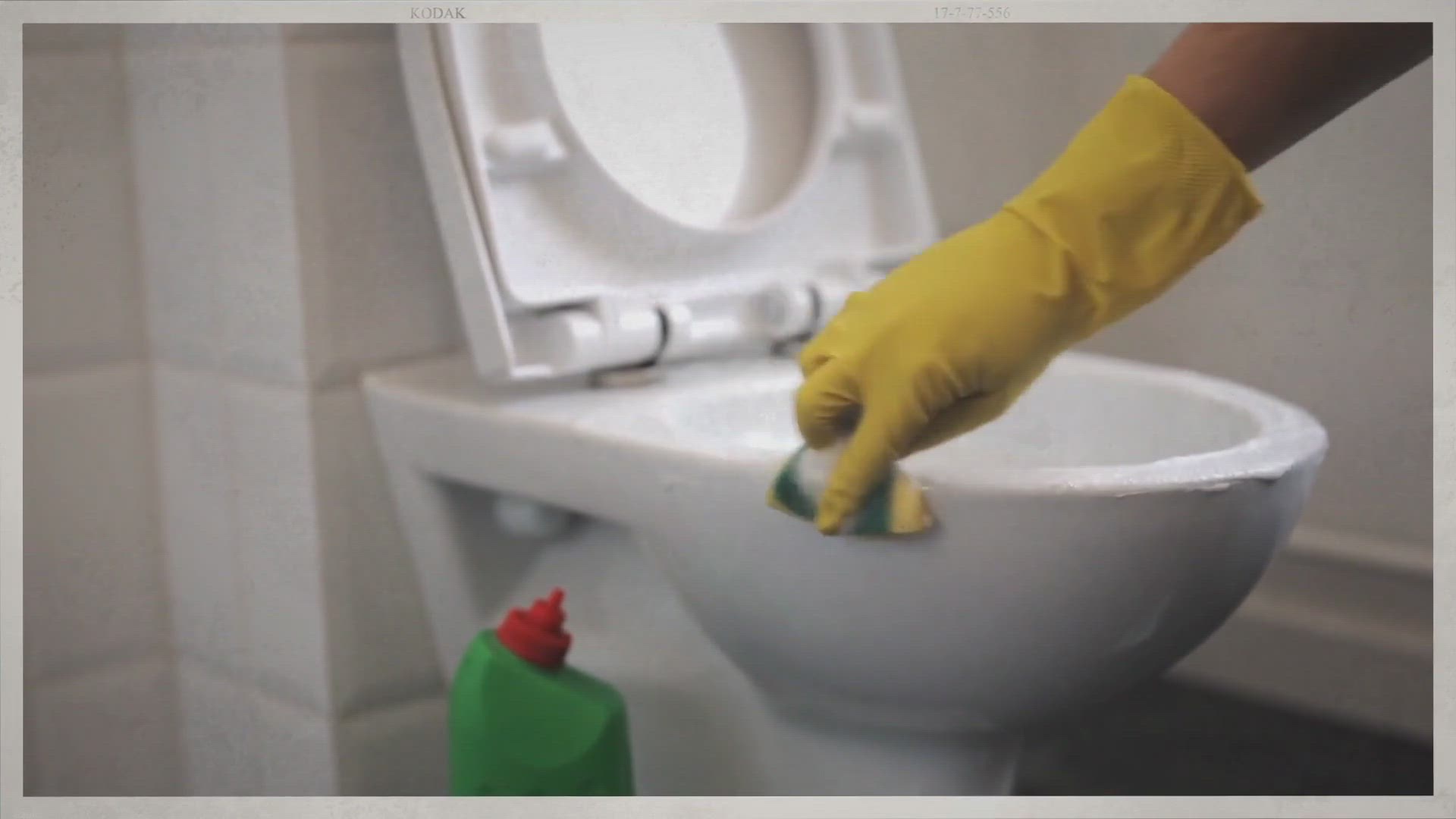 Video thumbnail for Does Pine Sol Attract Roaches?
