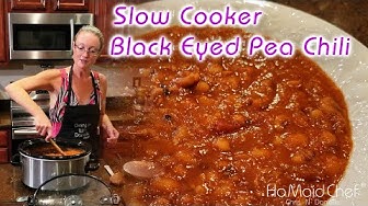 Video thumbnail for Slow Cooker Black Eyed Pea Chili | Dining In With Danielle