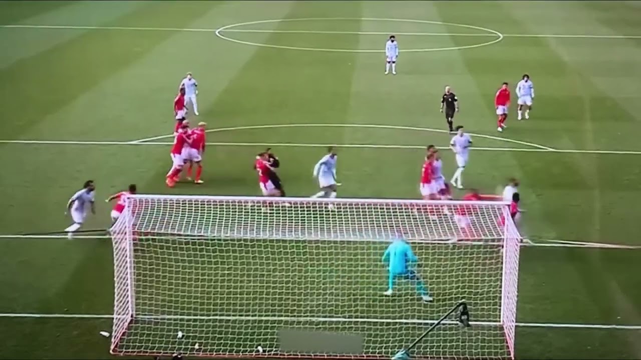 Video thumbnail for 4 Massive chances missed by Liverpool vs Nottingham Forest | Premier League 2022/23 (22/10/22)