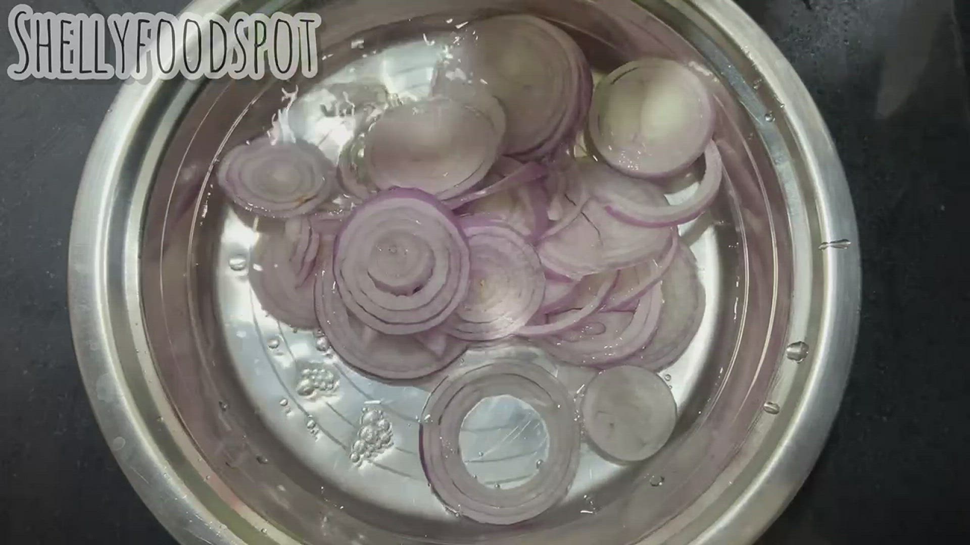 Video thumbnail for Restaurant style laccha pyaz