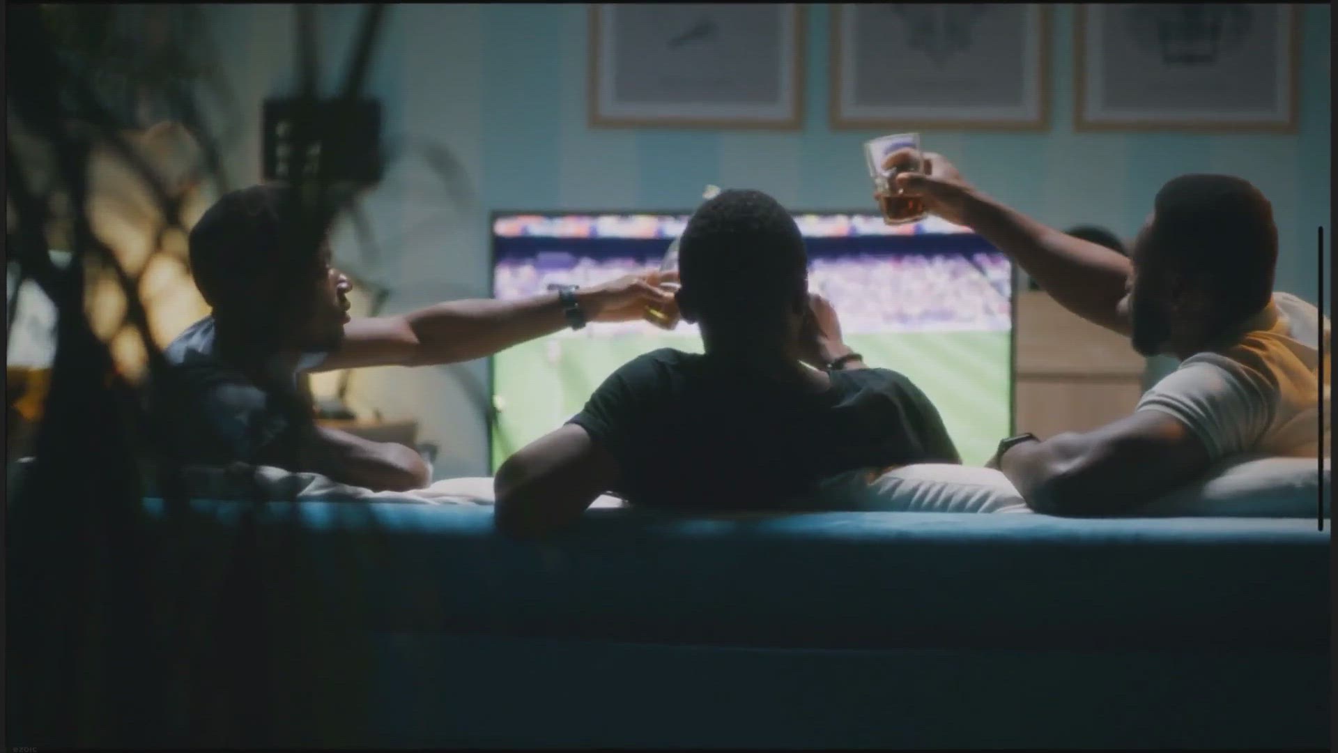 Video thumbnail for How to Watch Washington Huskies Football Games