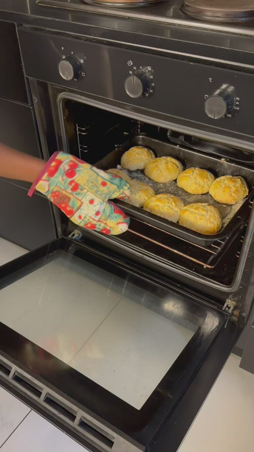 Video thumbnail for soft inkomazi scone recipe