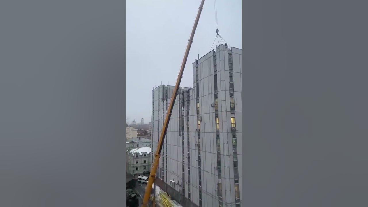 'Video thumbnail for Russia deploys Pantsir-S1 air defense missile system on the roof of Ministry of Defense buildings'