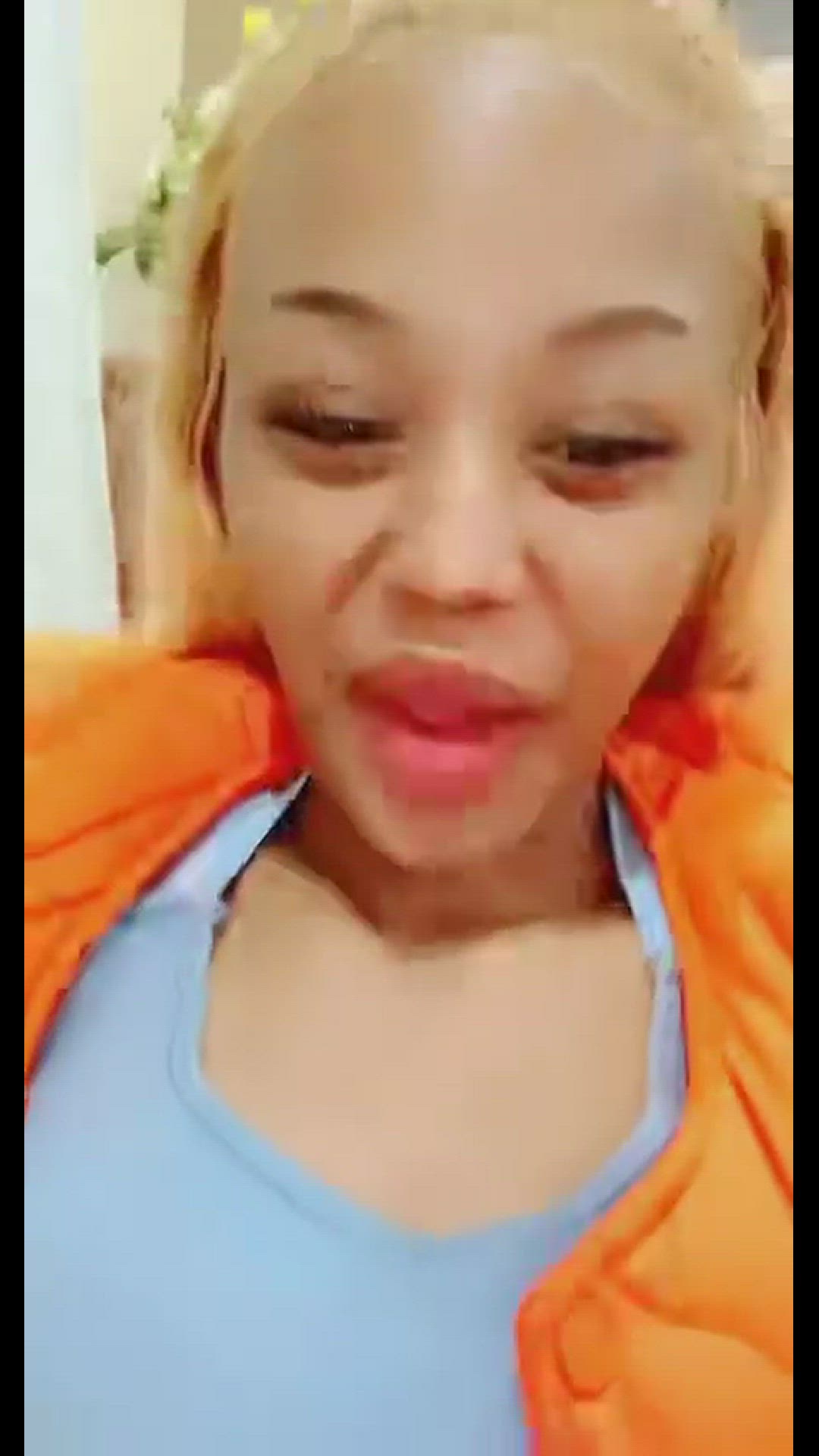 Video thumbnail for Babes Wodumo gets the pin to Mampintsha's cellphone