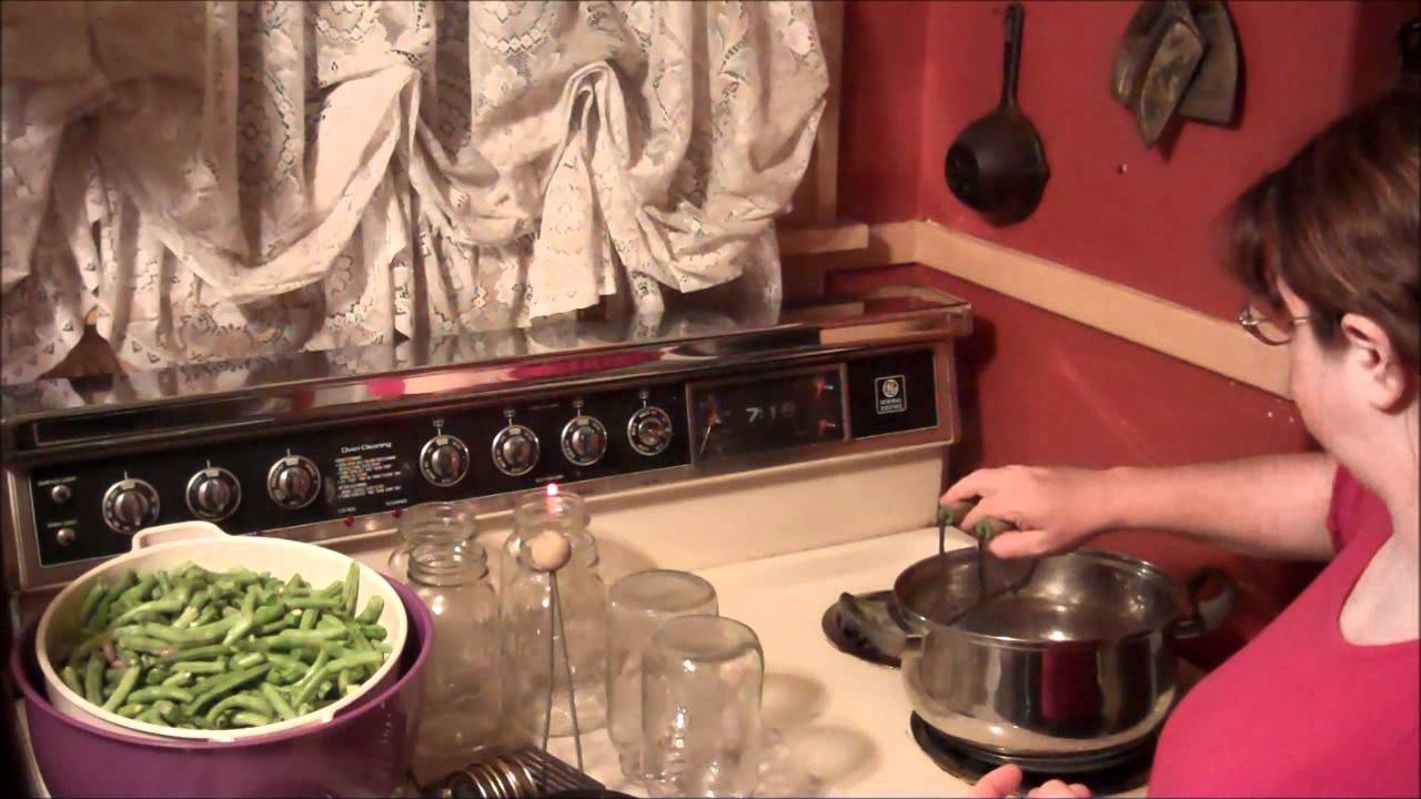 'Video thumbnail for Sterilizing And Packing Canning Jars - Sheri Ann Richerson ExperimentalHomesteader.com'