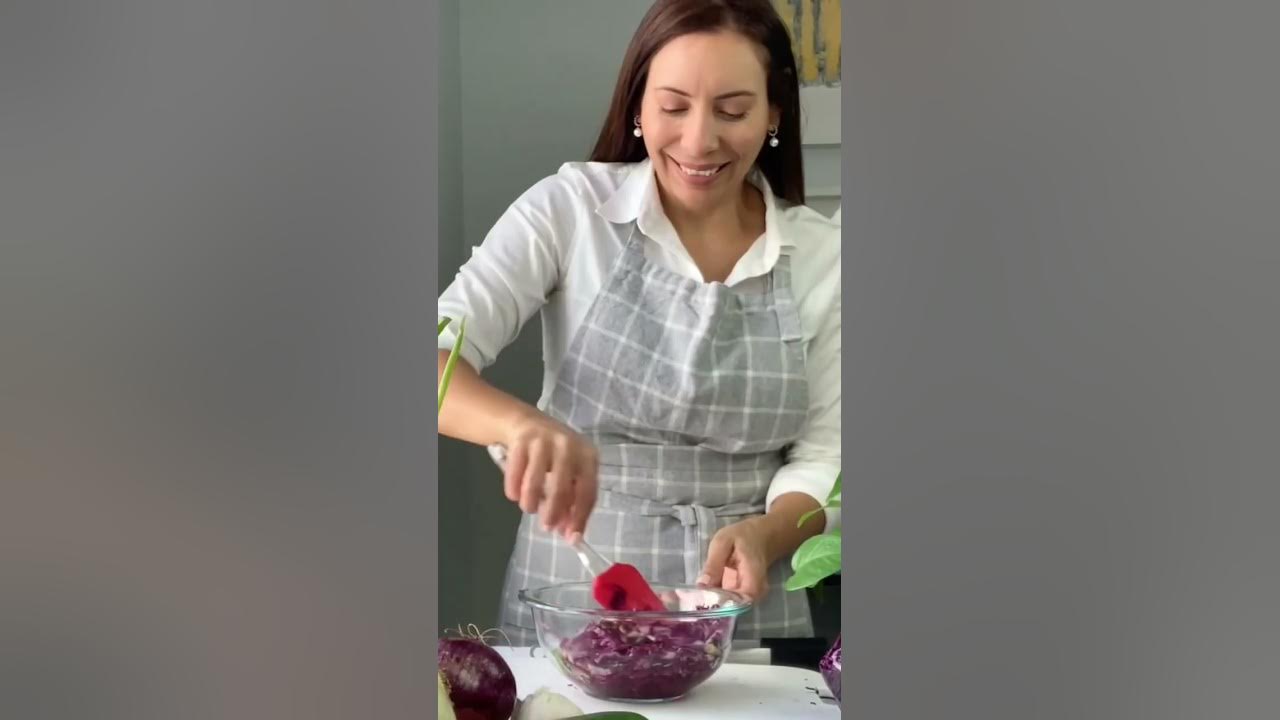 Video thumbnail for Este encurtido asiático de repollo me quedo igualito al que probé en un restaurante