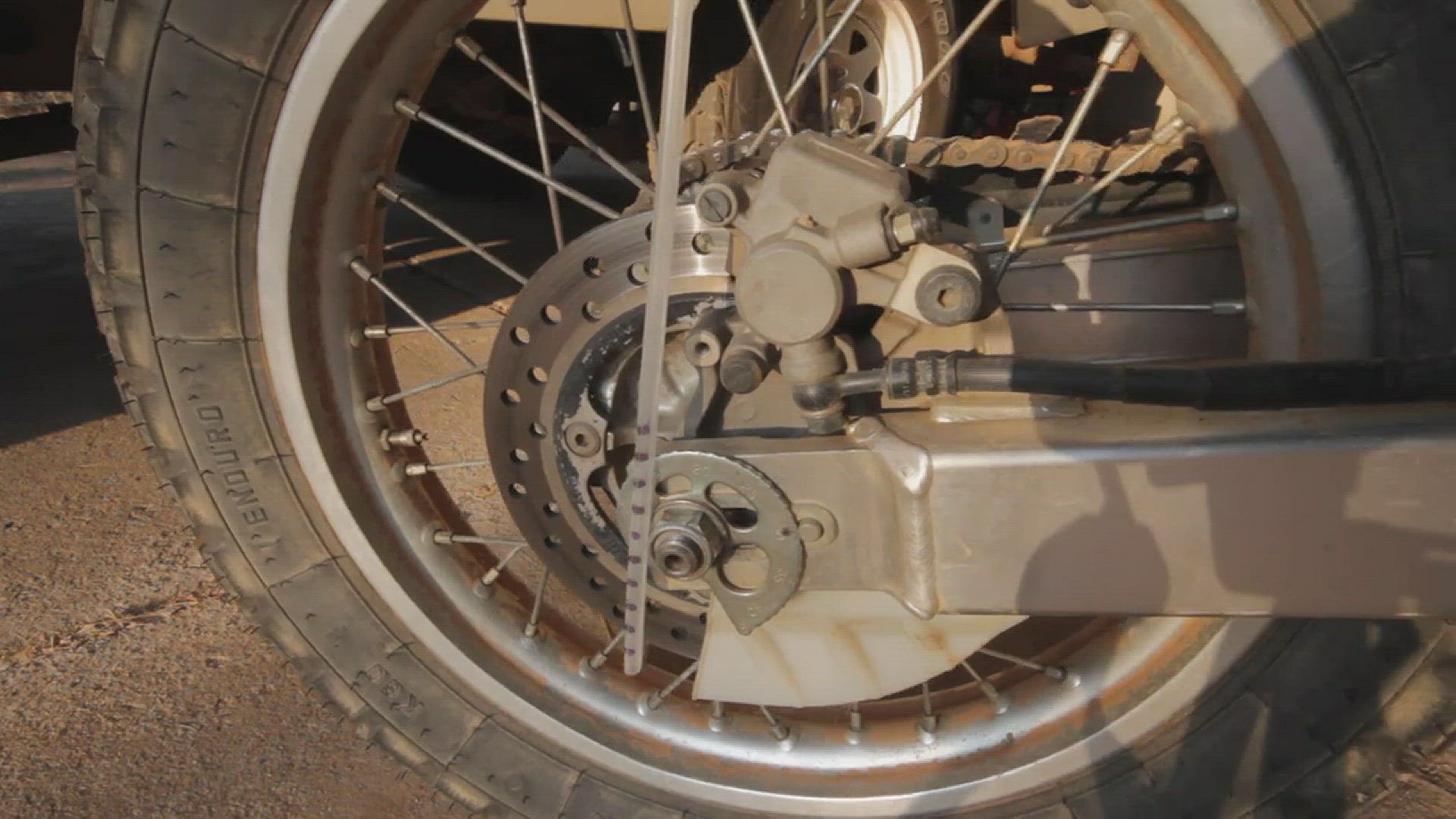 Video thumbnail for How to Measure SAG by Yourself | On any bike (Honda XR650L)