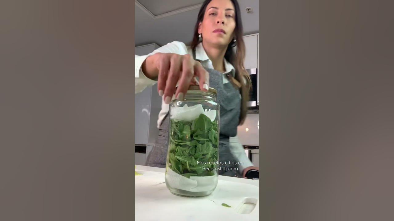 Video thumbnail for Así me dura muchísimo las hojas verdes en la nevera