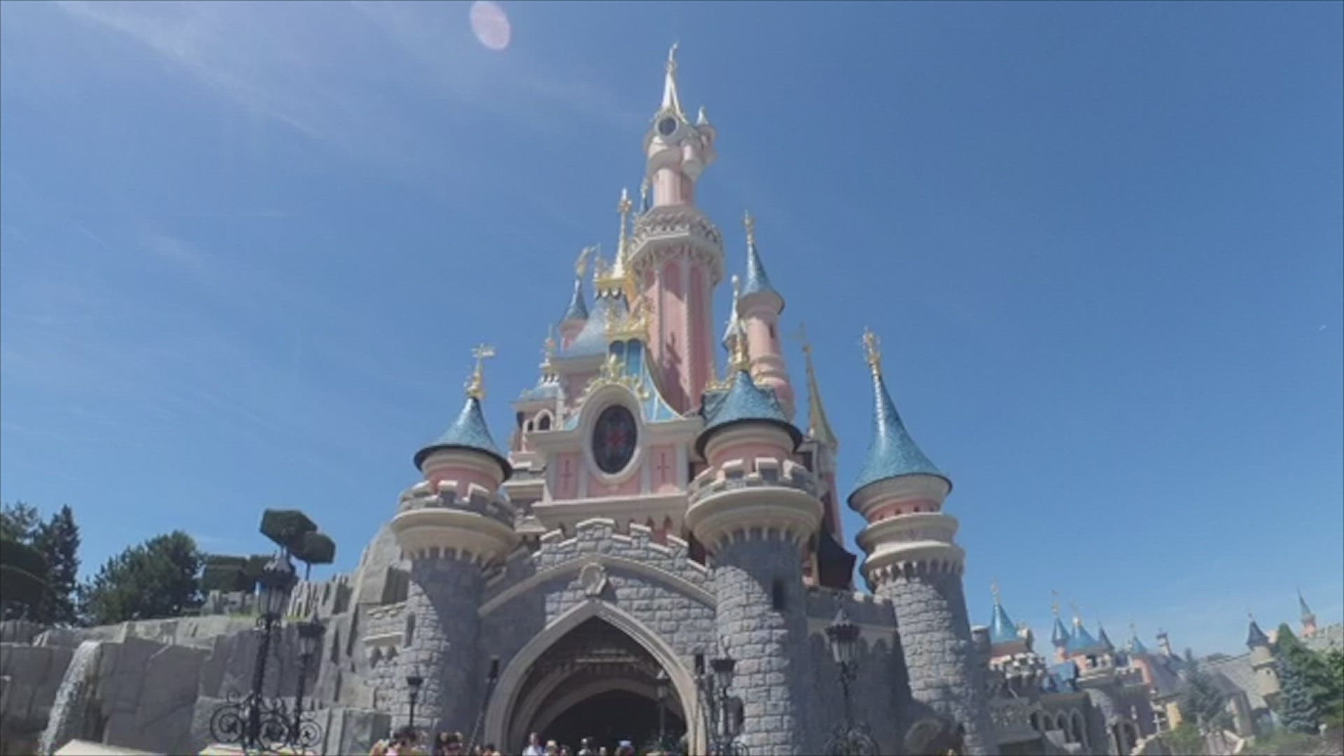 Video thumbnail for Disneyland Paris Sleeping Beauty Castle