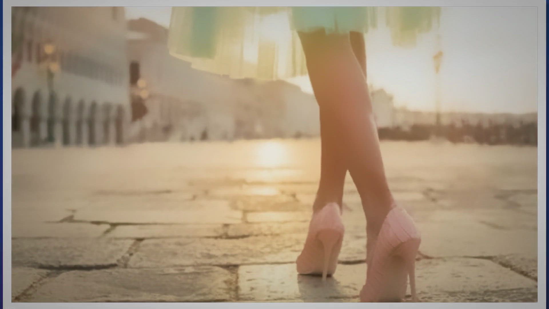 Video thumbnail for How To Feminize Your Walk