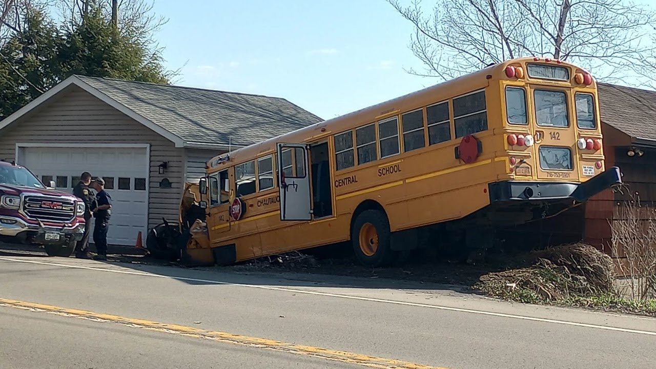 Video thumbnail for Injury School Bus Crash