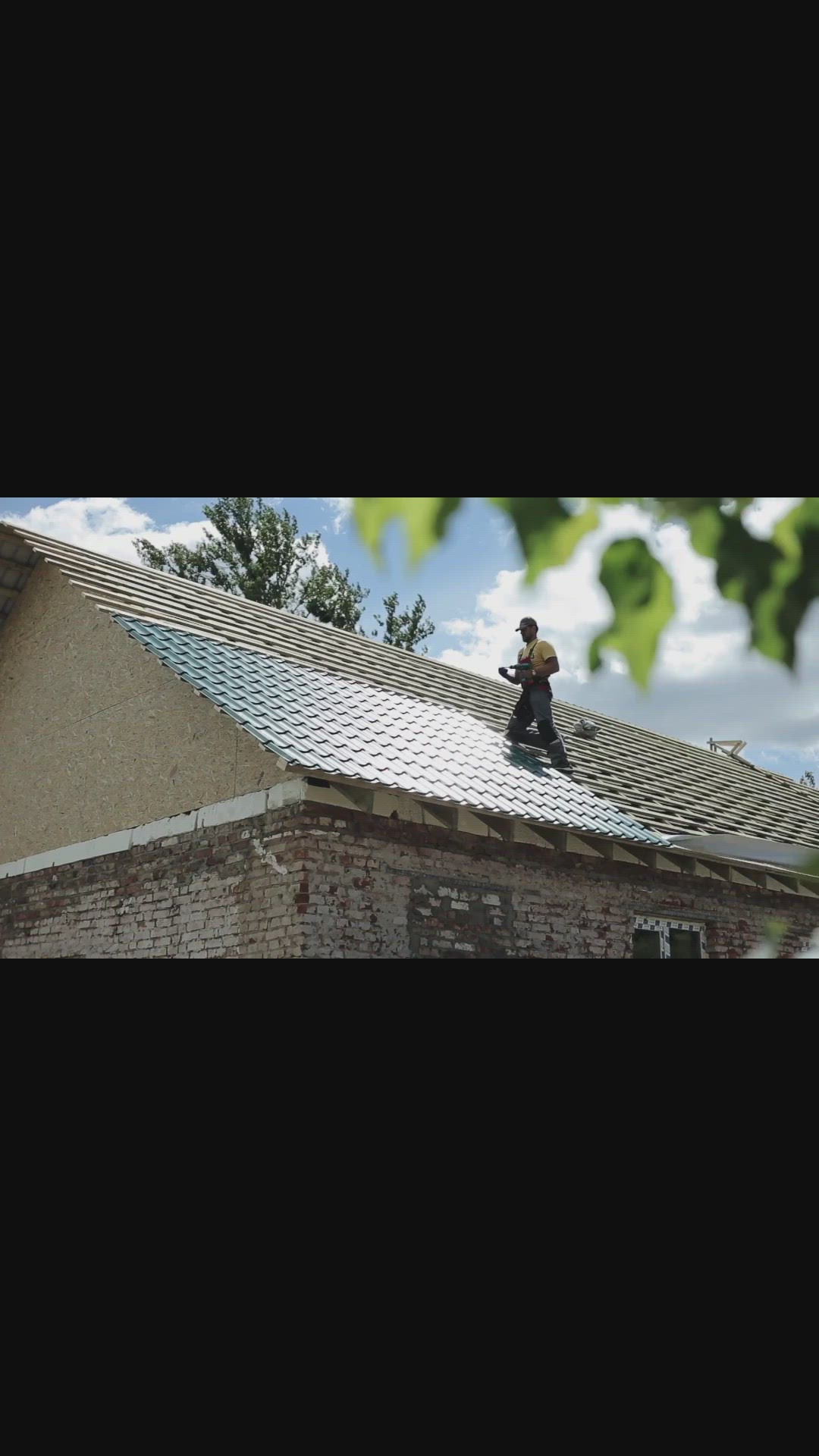 Video thumbnail for Different Types of Roofing Companies