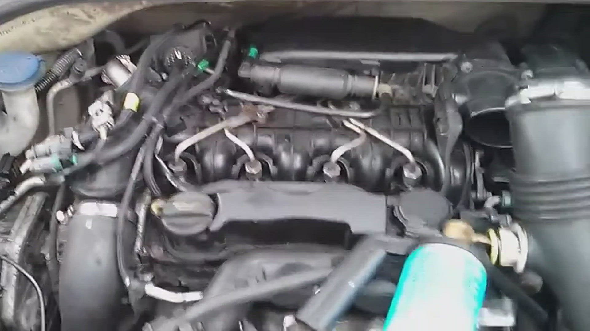 Video thumbnail for Citroen C3 HDi 1.4 16v running on gas to test the engine