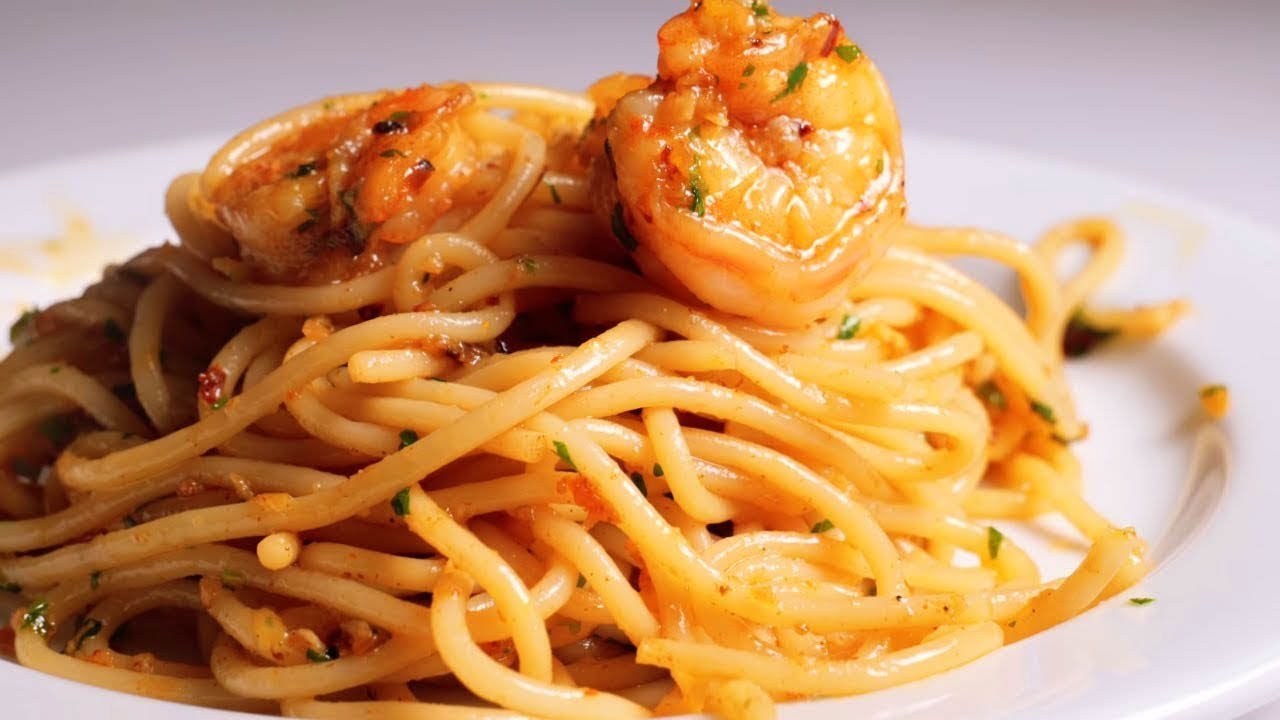 Video thumbnail for Spicy Garlic Shrimp Pasta in 20 Minutes