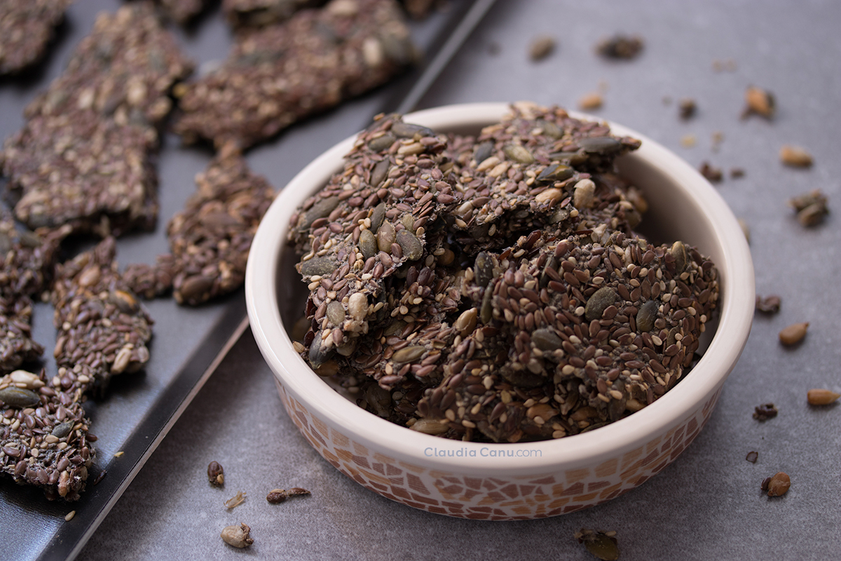 'Video thumbnail for Crackers de semillas fáciles, sin gluten y veganas'
