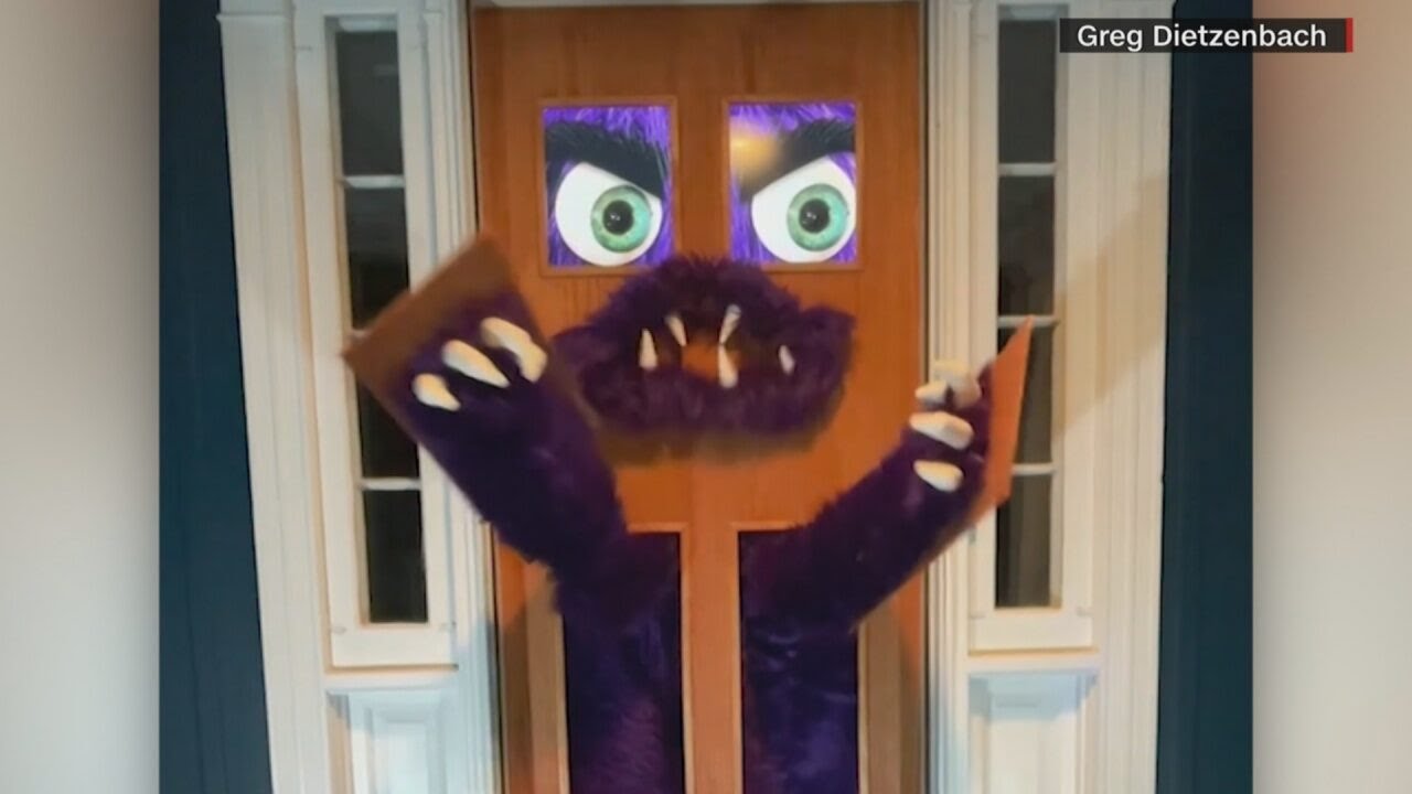Video thumbnail for Man Creates 'Monster' Door