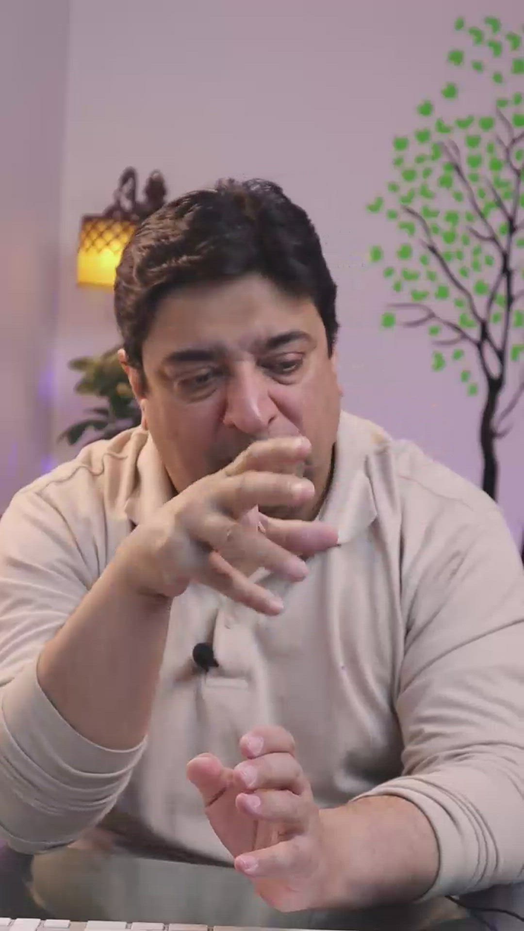'Video thumbnail for commenting on LinkedIn'