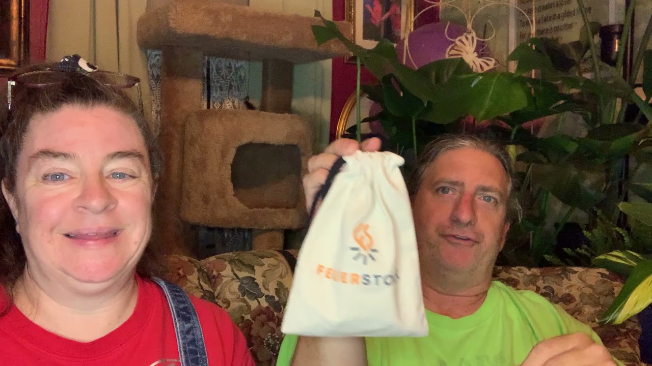 Video thumbnail for Unboxing The Apocabox Welcome Box