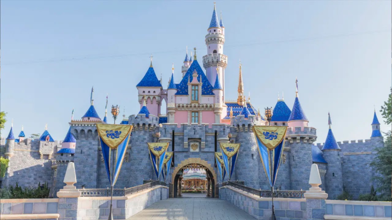 'Video thumbnail for Sleeping Beauty Castle Walkthrough - DISNEY THIS DAY - November 26, 2008'