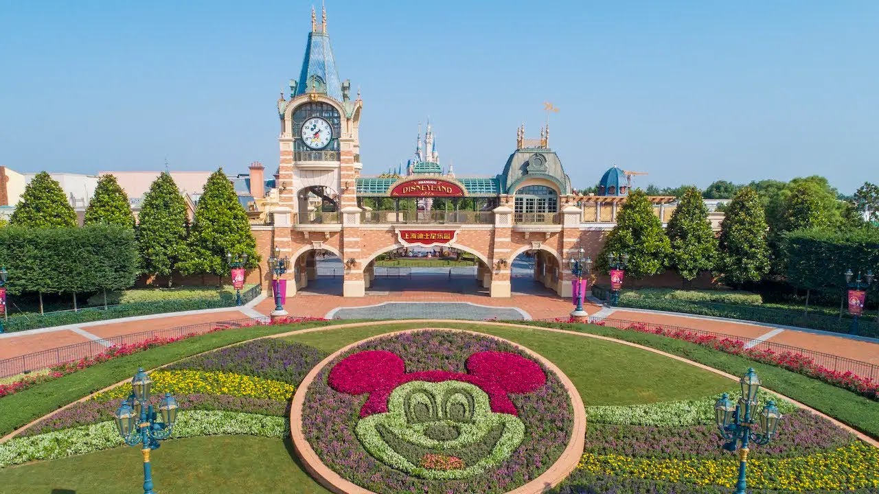 'Video thumbnail for Shanghai Disneyland Closes - DISNEY THIS DAY - January 25, 2020'