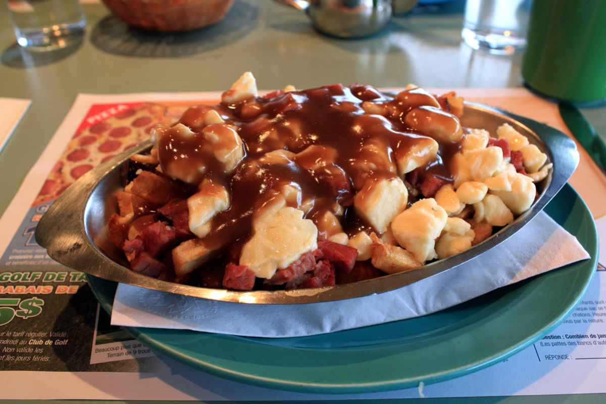 'Video thumbnail for Poutine, Spezialität aus Quebec'