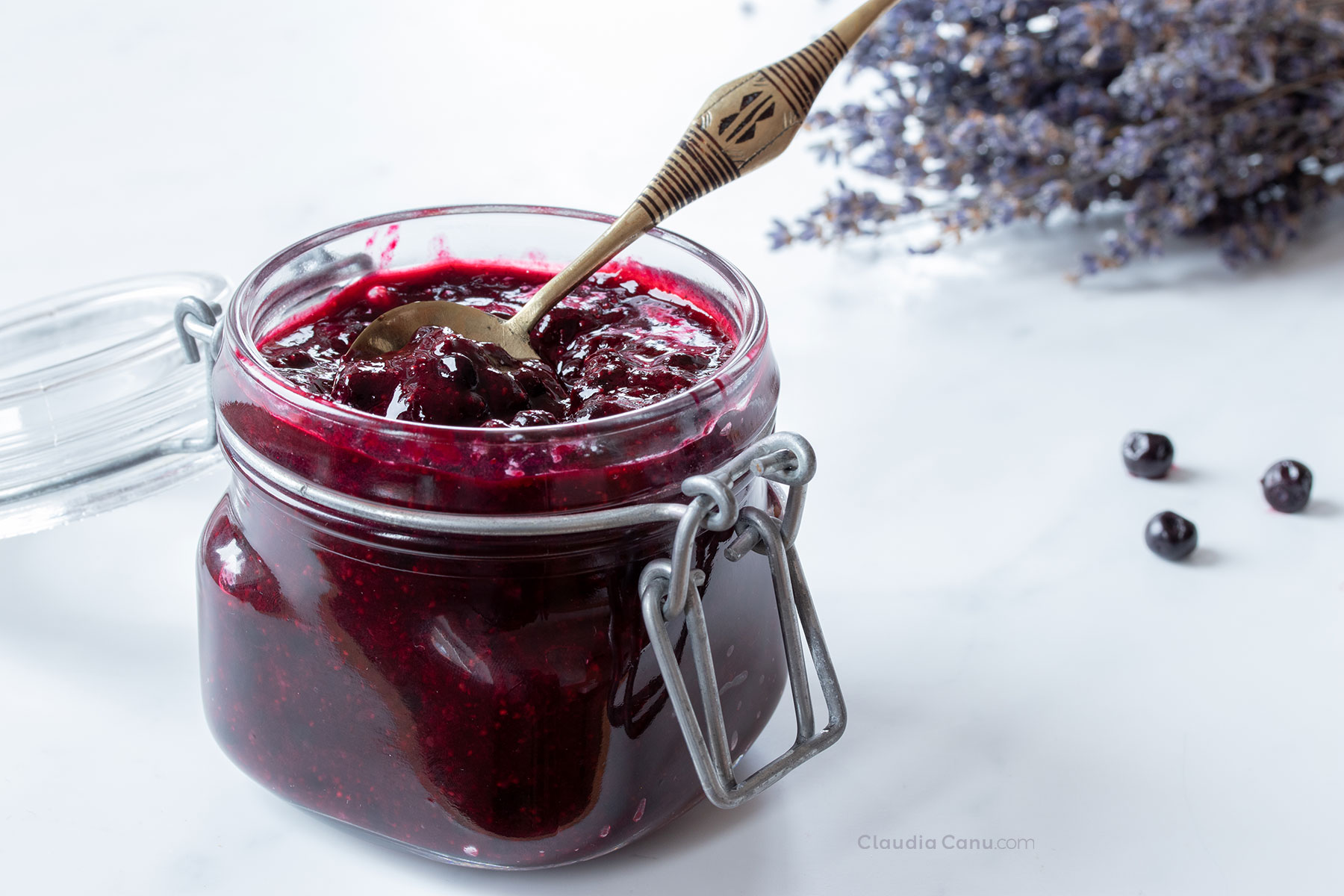 'Video thumbnail for Elderberry Jam: A Homemade, Sugar-free and Easy-to-Make Jam'