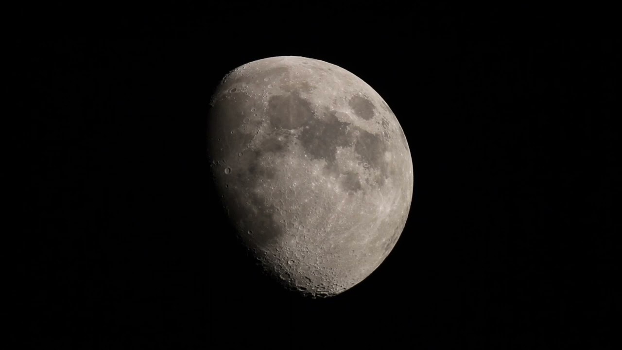 Video thumbnail for Waxing Gibbous Moon through an 8" Sky-Watcher Explorer BD N200/1000
