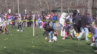 Video thumbnail for Kiddos Hopping For Easter Egg Hunt