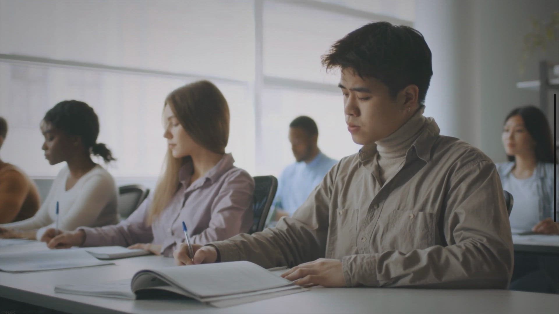 Video thumbnail for How Hard Is It To Get A Bachelor’s Degree? – CollegeOnomics