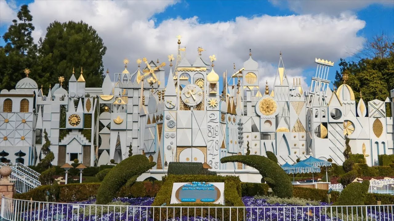 'Video thumbnail for Small World Super Bowl Show - DISNEY THIS DAY - January 27, 1991'