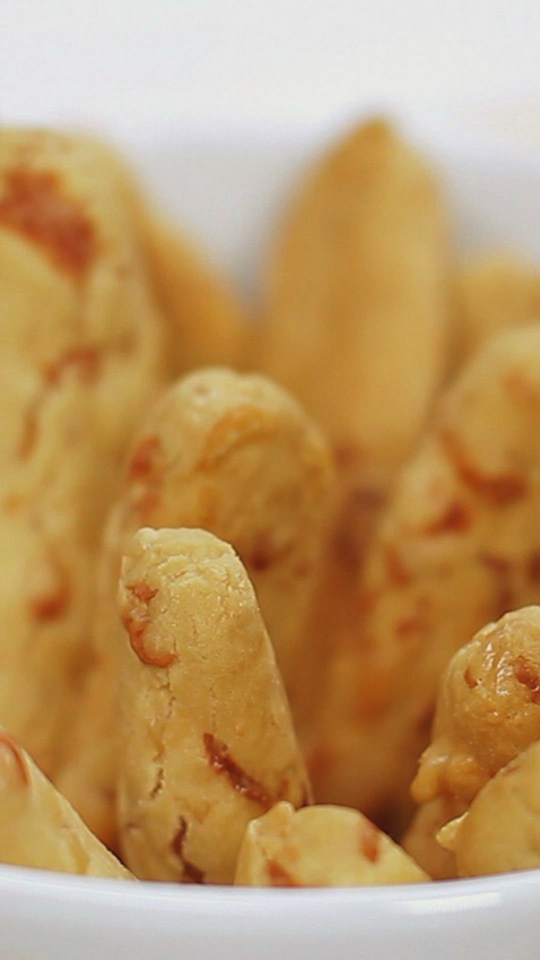 Video thumbnail for Recipes, Videos, Food & Travel Shows , Pasta Chips