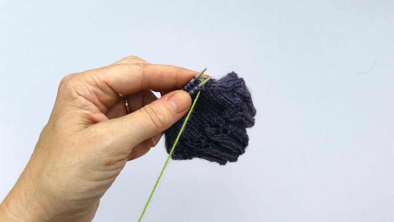'Video thumbnail for Easy Lace Sock - Grafting the toes with Kitchener Stitch'