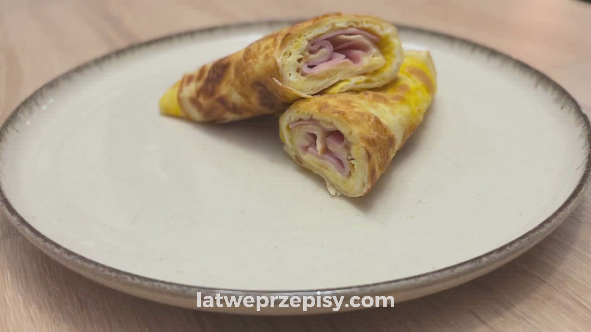 'Video thumbnail for Tortilla z jajkiem szynką i serem krok po kroku '