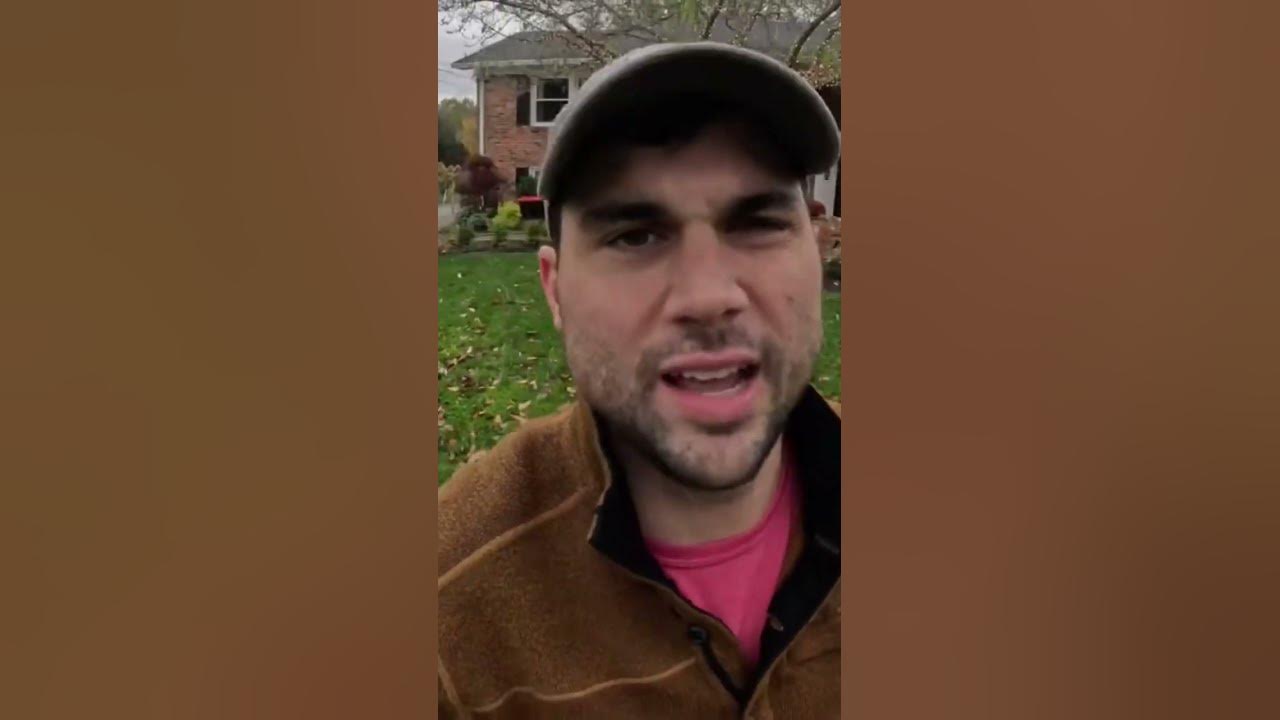 'Video thumbnail for LITTLE THINGS: Top Outdoor Christmas Decoration Tips'