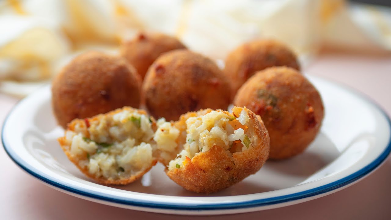 Video thumbnail for Cheesy Rice Balls Using Leftover Rice (Arancini)
