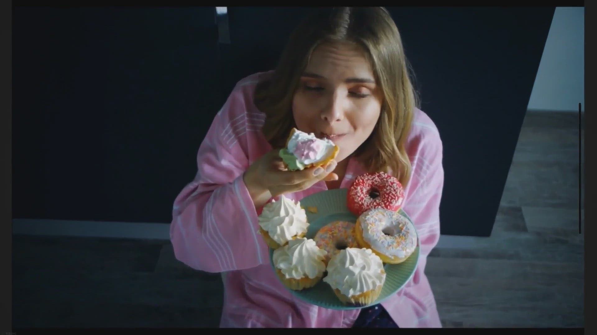 Video thumbnail for Simple Trick to Stop Night-Time Eating