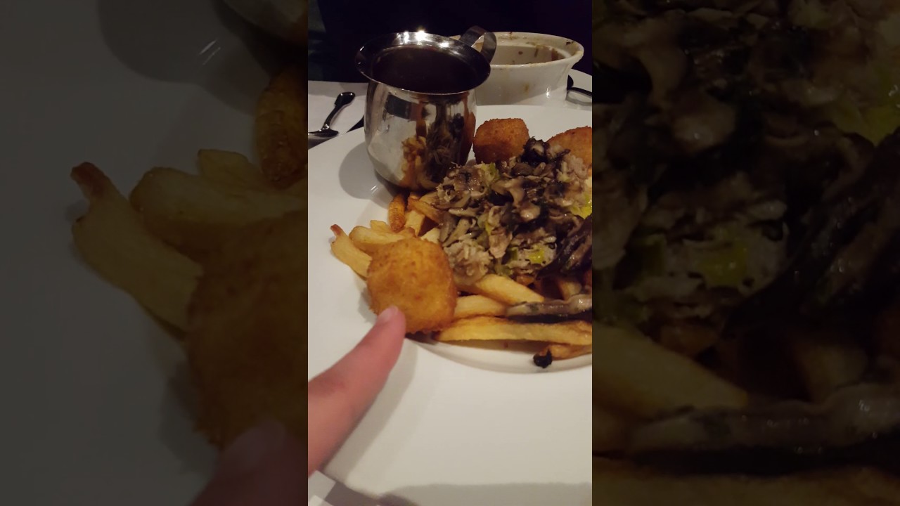 Video thumbnail for Deep Fried Cheese Curds in a Poutine @ Cafe du Monde