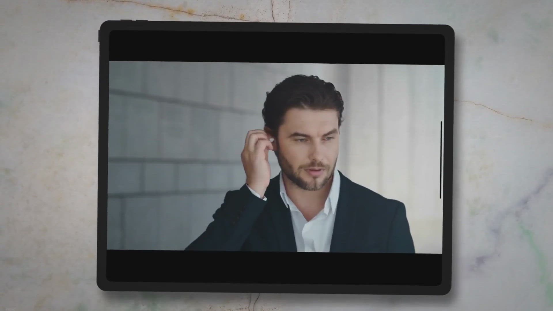 'Video thumbnail for Airstream Earbuds'