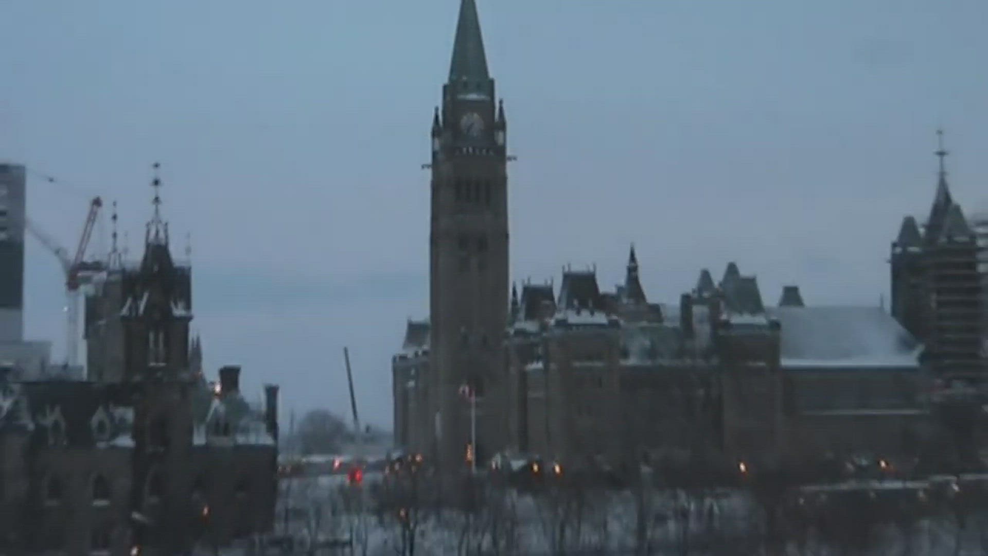 'Video thumbnail for Winterlude Impressionen – Eisskulpturen, Schlittschuhspaß und mehr in Ottawa'