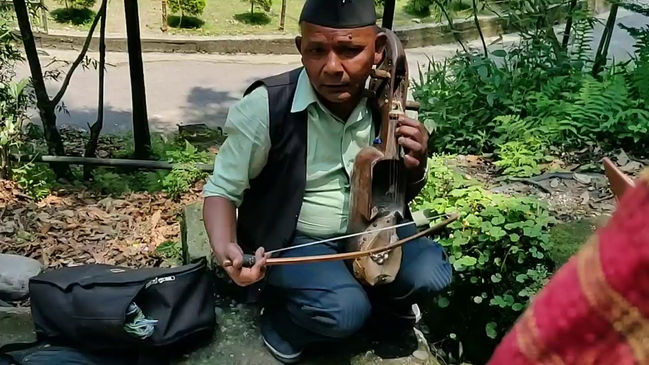 Video thumbnail for Traditional Street music in Darjeeling - Travel tourism vlogs -