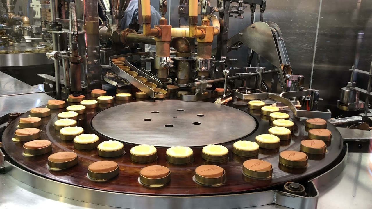 Video thumbnail for 何十年も続くロンドン焼き全自動お菓子マシン【オンライン京都旅行】2021年3月21日