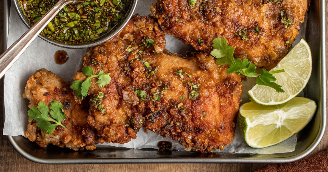 Video thumbnail for Crispy Asian fried chicken with chili sauce