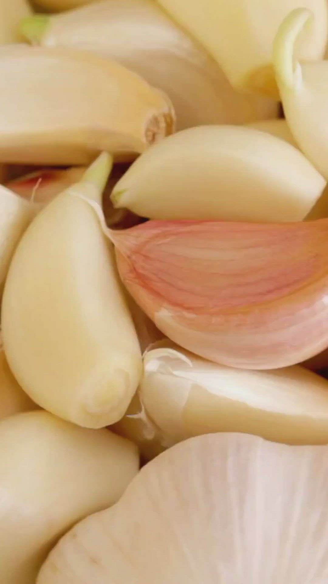 'Video thumbnail for Garlic: The Natural Way to Reduce Blood Pressure #shorts'
