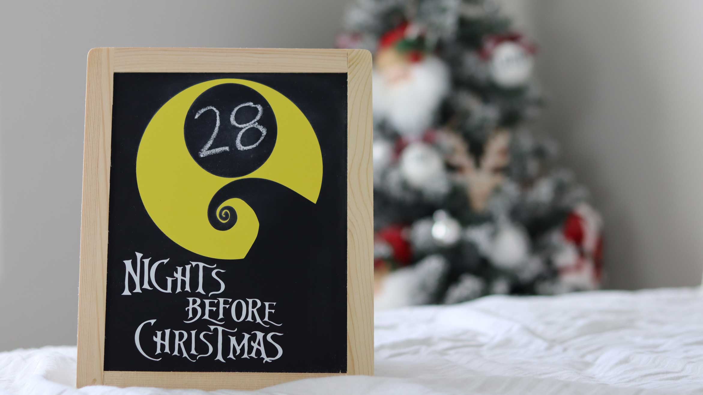 'Video thumbnail for Christmas Countdown Chalk Board'
