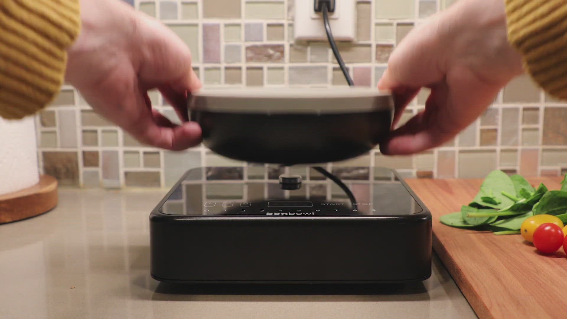 'Video thumbnail for Bonbowl - Induction Cooktop to Cook for One'