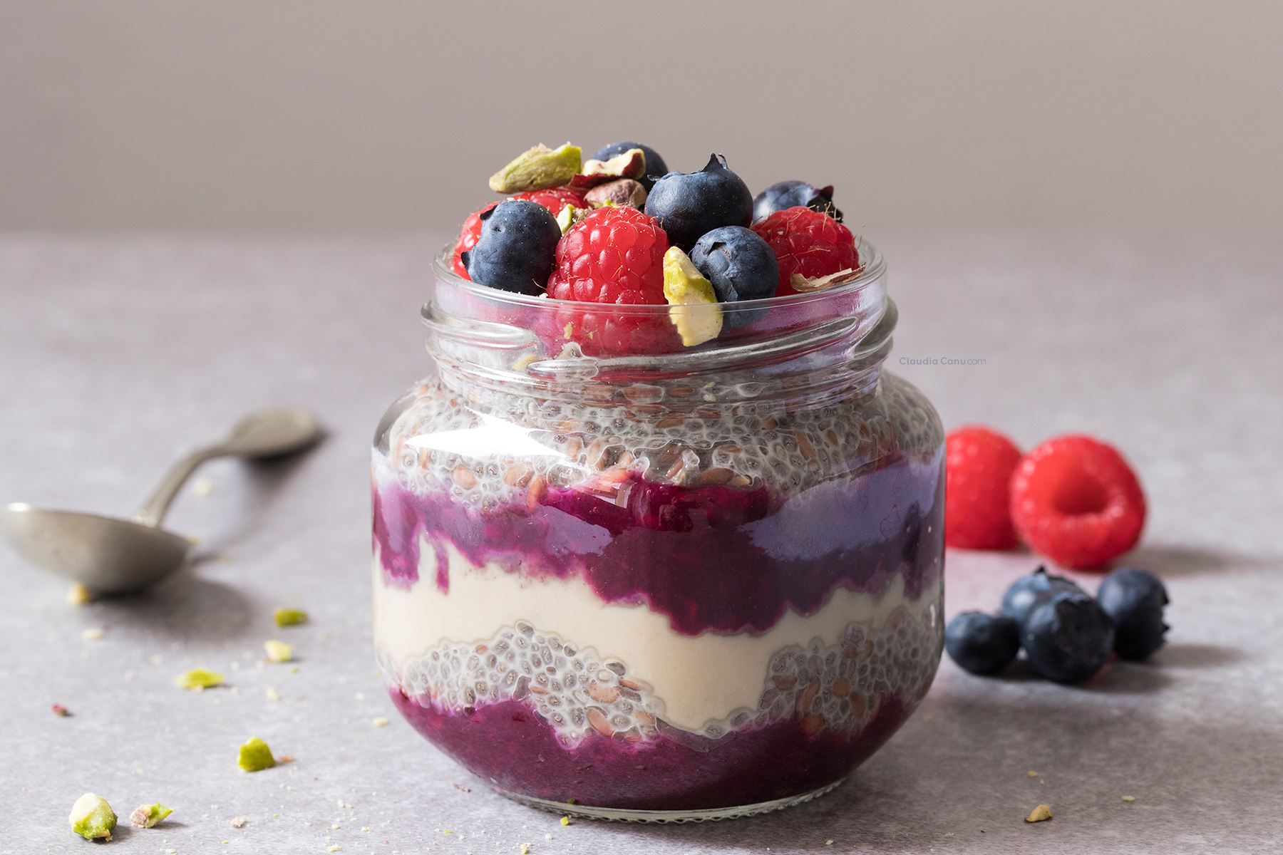 'Video thumbnail for Pudin de chia y linaza con mermelada y crema de almendras'
