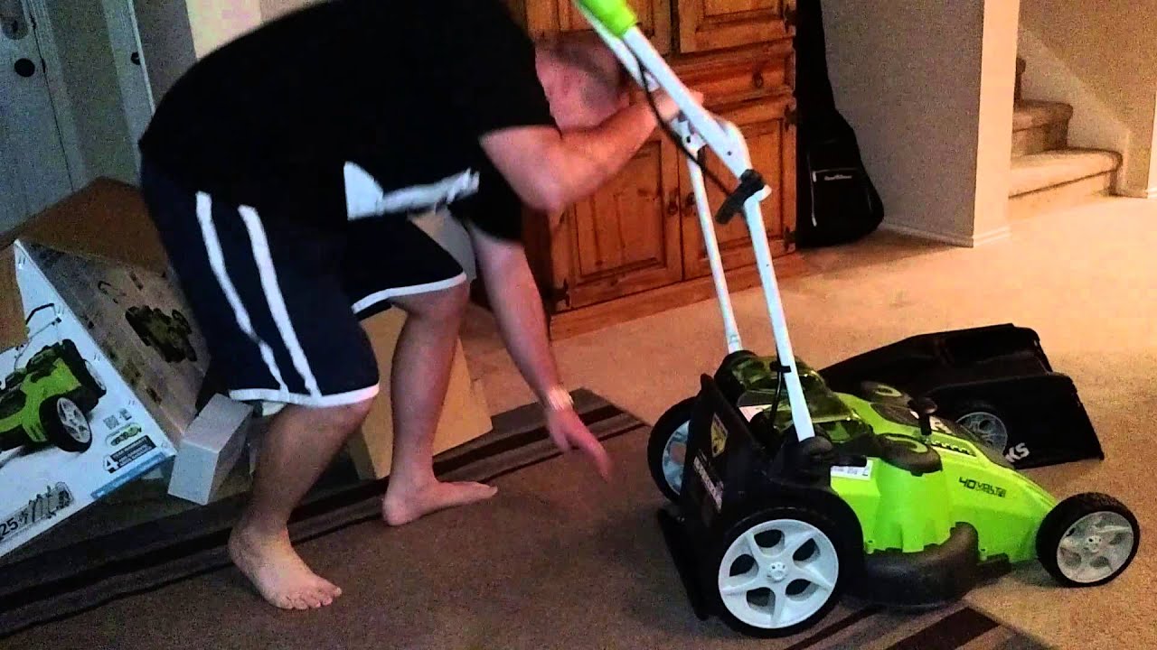 Video thumbnail for Review & Assembly of GreenWorks 25302 Twin Force G-MAX 40V Li-Ion 20-Inch Cordless Lawn Mower
