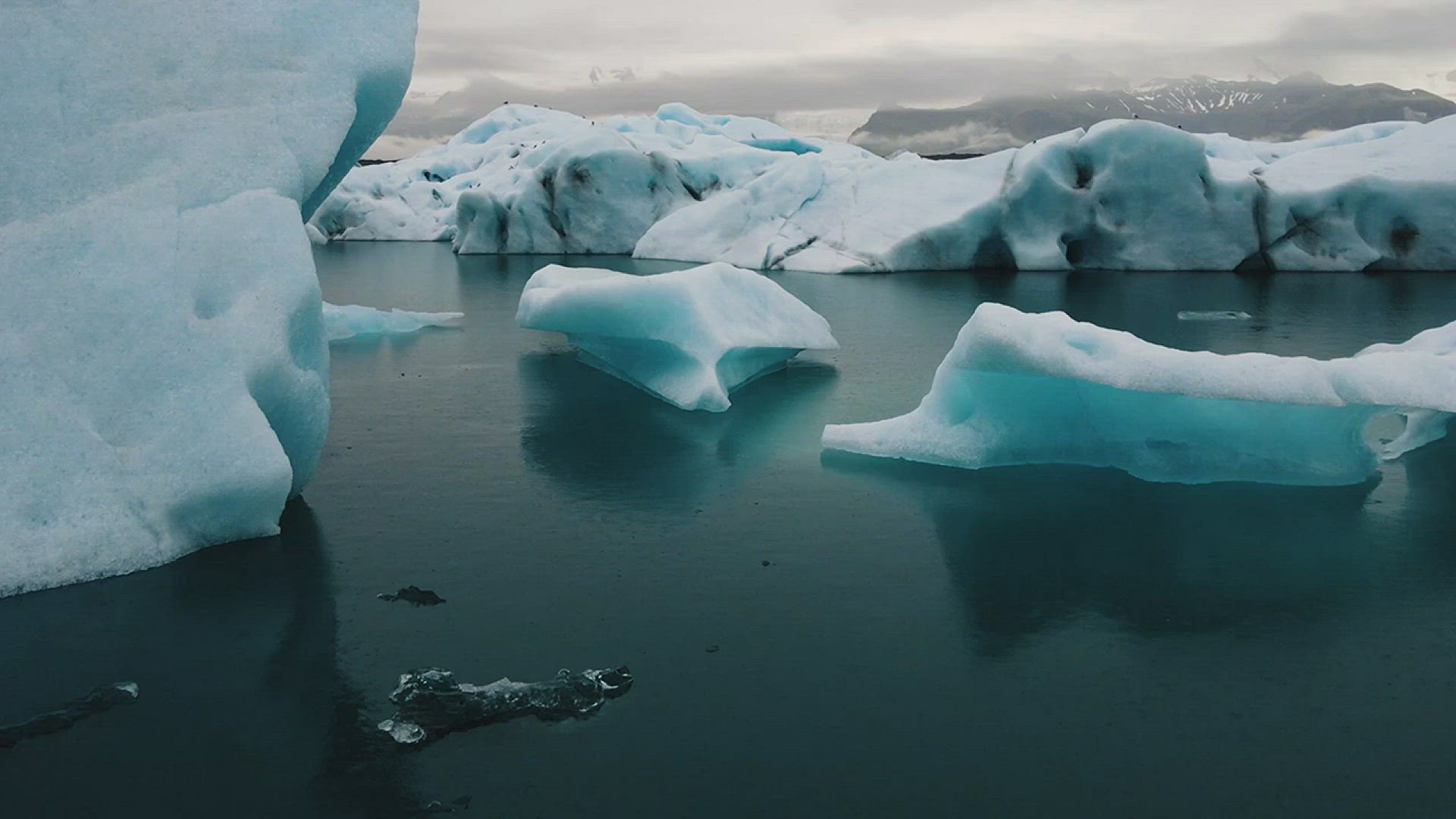 Video thumbnail for Melt Water Sico color of the year 2023